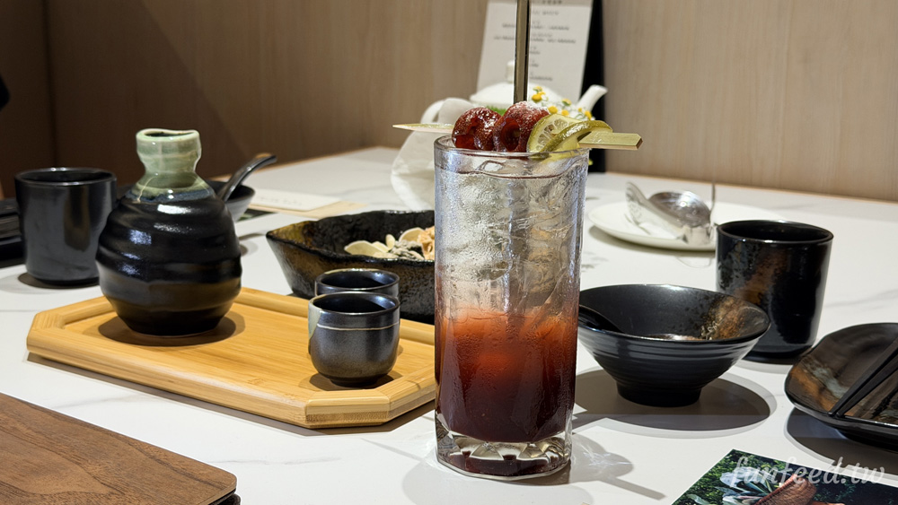 飲料–洛神山楂氣泡飲